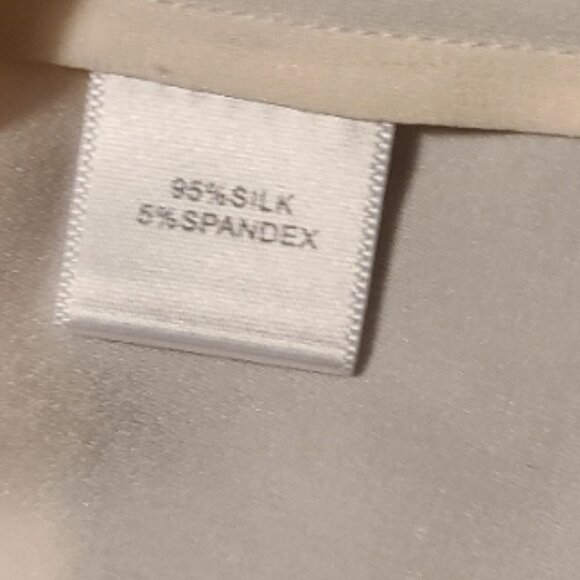 ST. JOHN STRETCH SILK COLLARED BLOUSE SHIRT TOP RHINESTONE BUTTON FRONT sz 6 - Picture 8 of 8